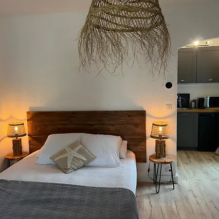 Les De L'arestel Bed & Breakfast 3*