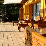B&B Les De L'arestel