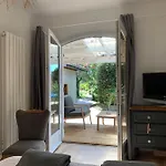 B&B Les De L'arestel