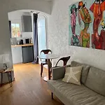 Les De L'arestel