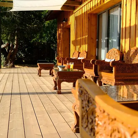 Couette-café Villa-arestel Chambres&table D'hôtes