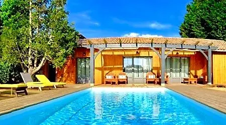 Les De L'arestel Bed & Breakfast Ares