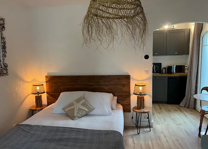 Les De L'arestel Bed & Breakfast 3*